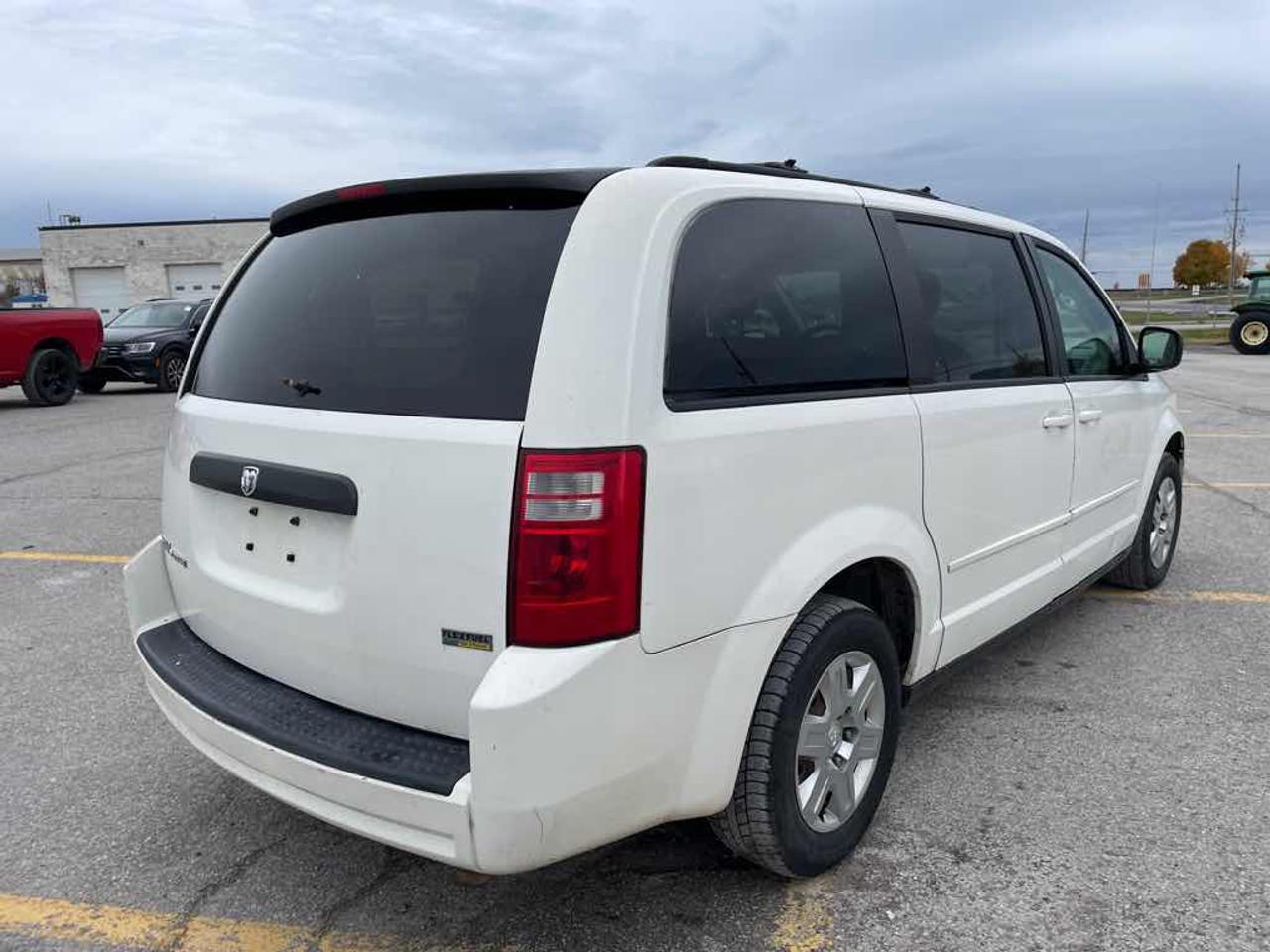 2008 Dodge Grand Caravan SE Photo