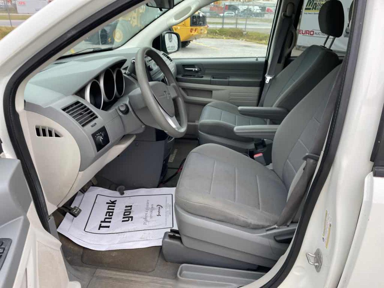 2008 Dodge Grand Caravan SE - Photo #8