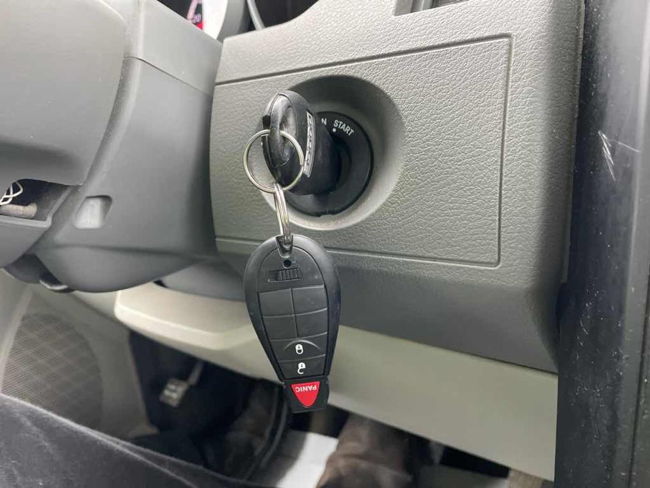 2008 Dodge Grand Caravan SE Photo