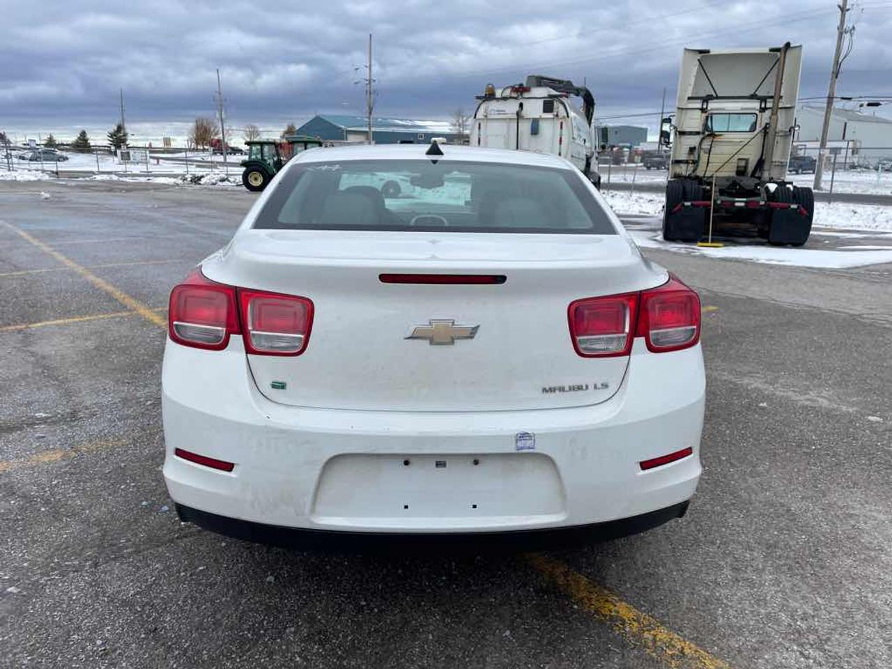 2014 Chevrolet Malibu LS Photo4