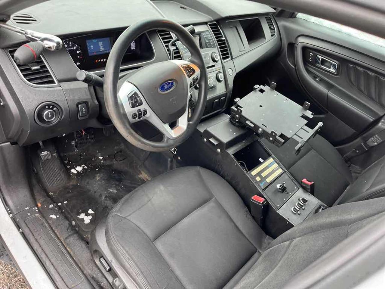 2015 Ford Taurus Police Inte Photo