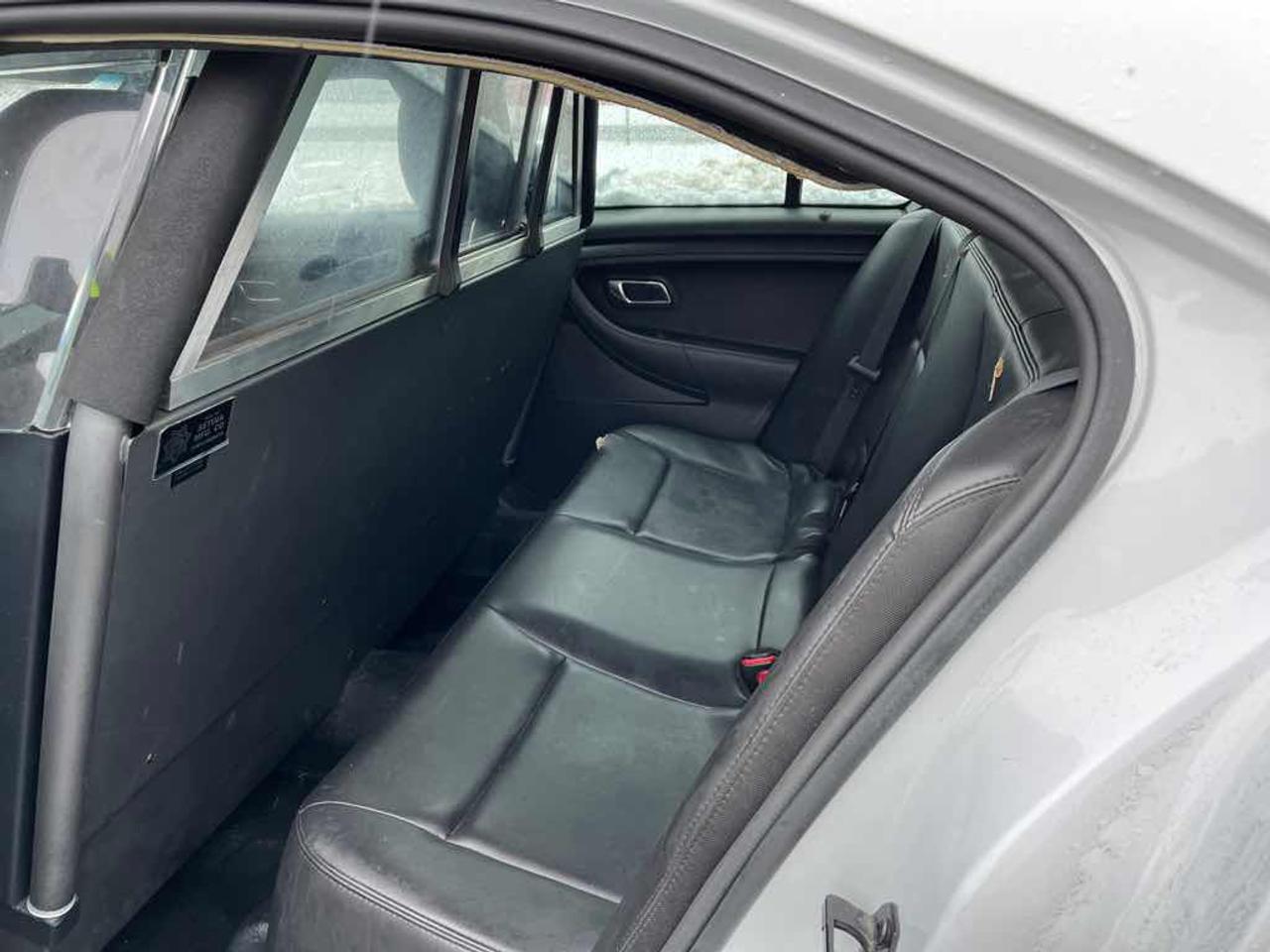 2015 Ford Taurus Police Inte Photo