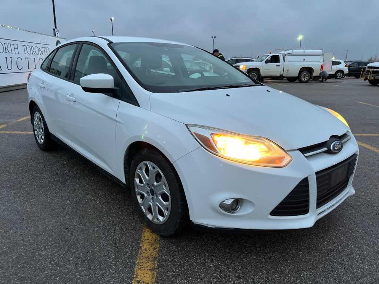 2012 Ford Focus SE Photo2