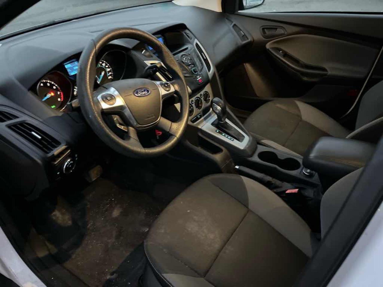 2012 Ford Focus SE - Photo #8