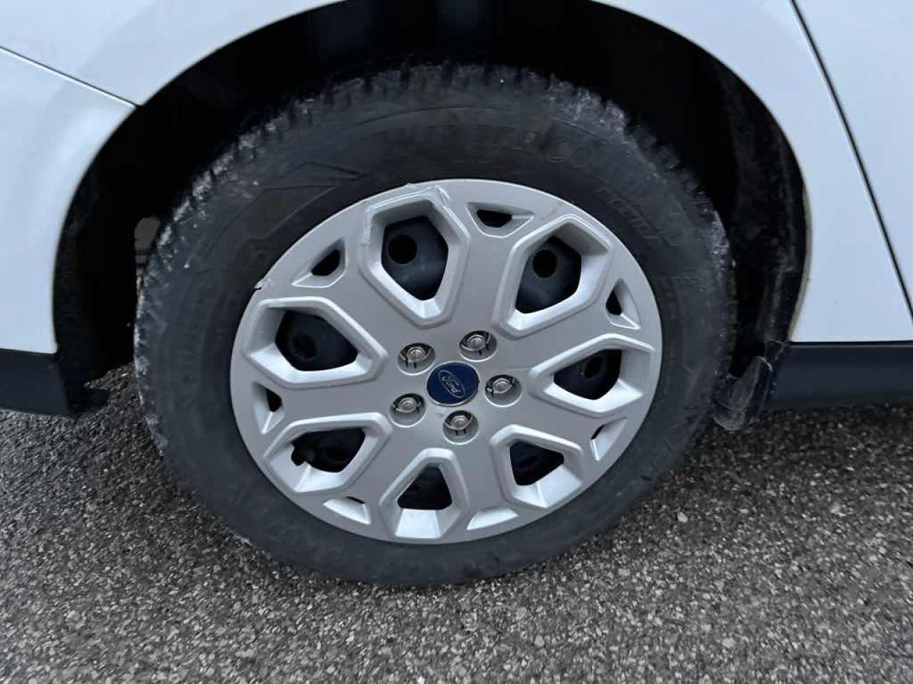 2012 Ford Focus SE - Photo #17