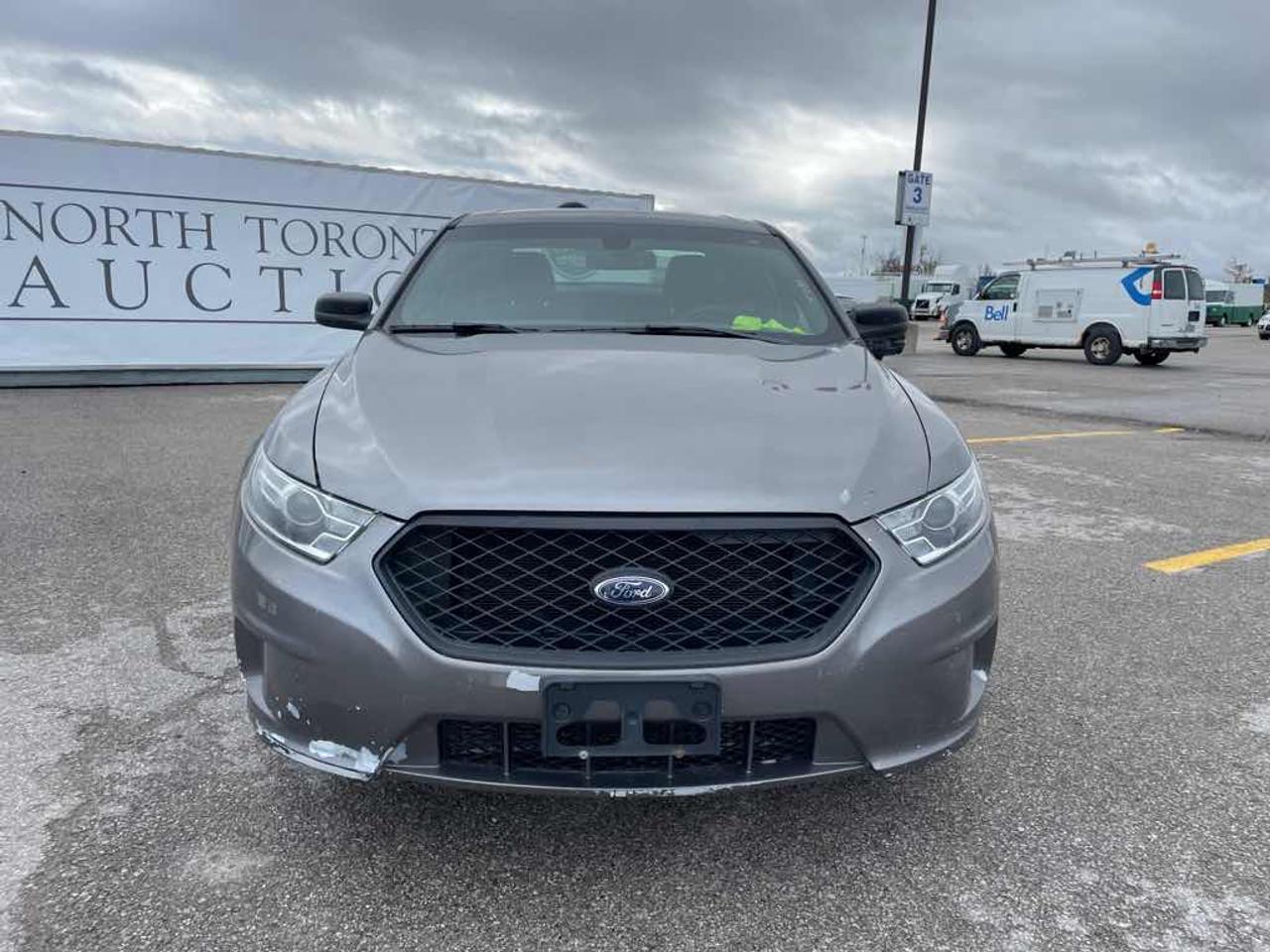2018 Ford Taurus Police Inte Photo1