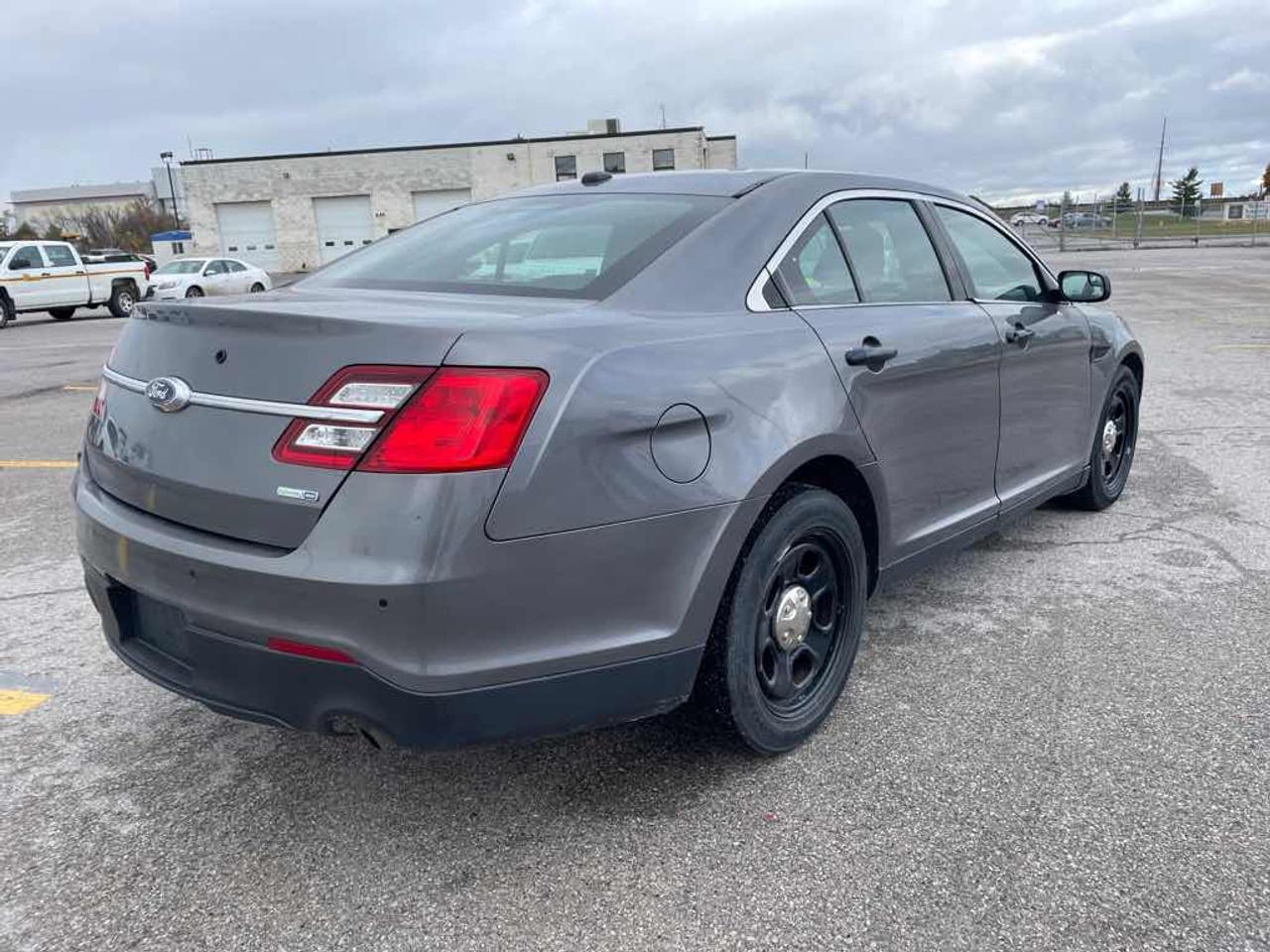 2018 Ford Taurus Police Inte Photo