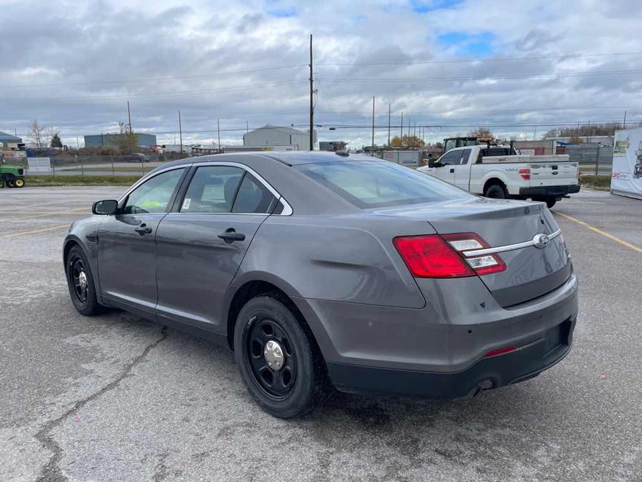 2018 Ford Taurus Police Inte Photo
