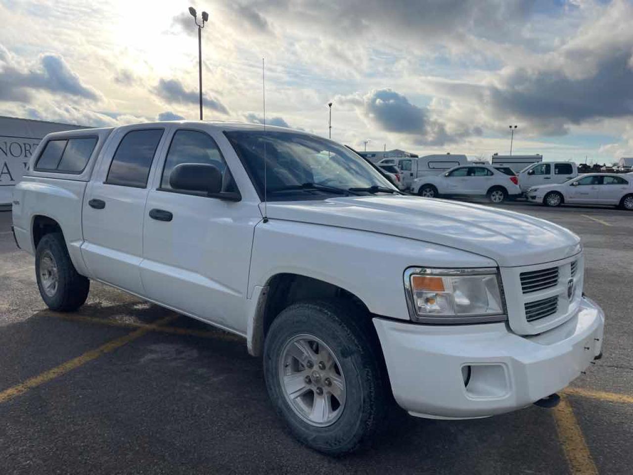 2011 Dodge Dakota SLT Photo2