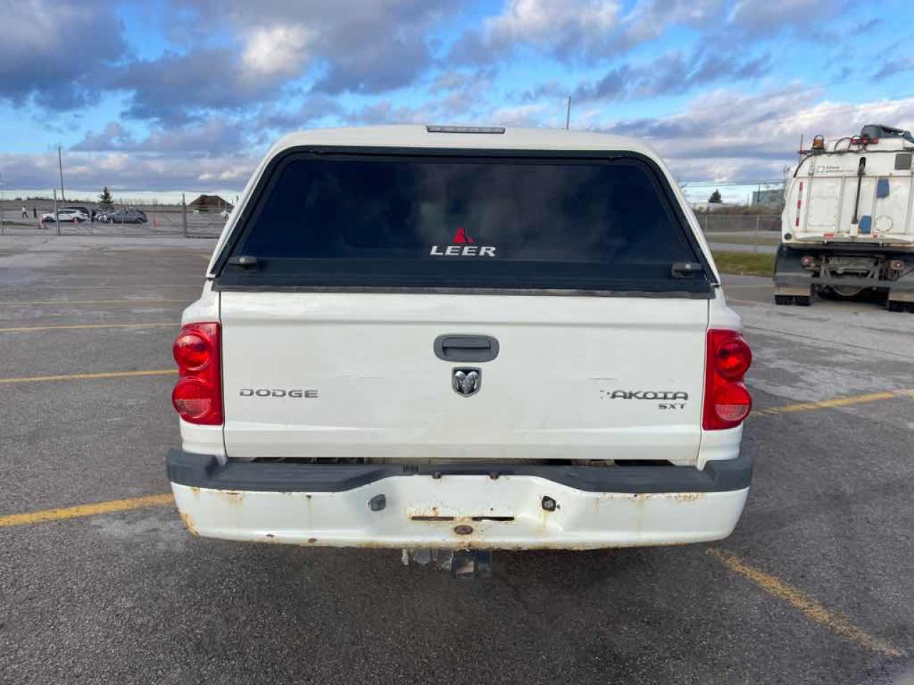 2011 Dodge Dakota SLT Photo4