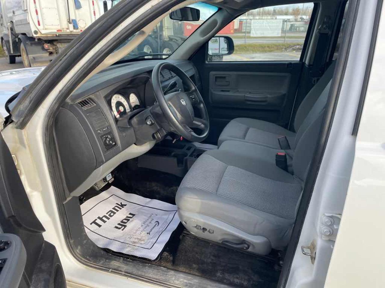 2011 Dodge Dakota SLT - Photo #8