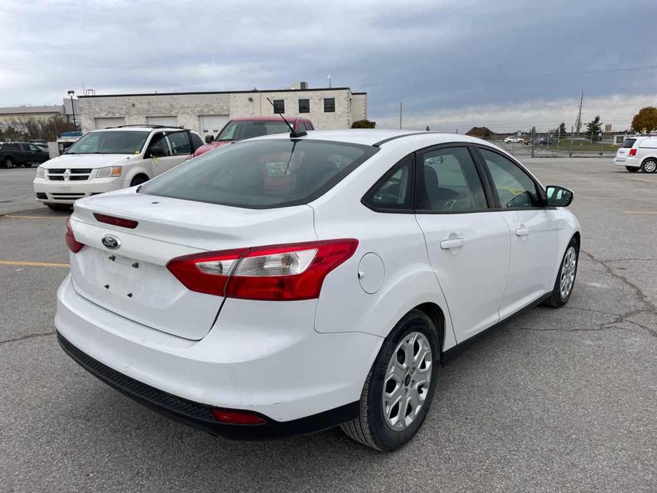 2014 Ford Focus SE Photo3
