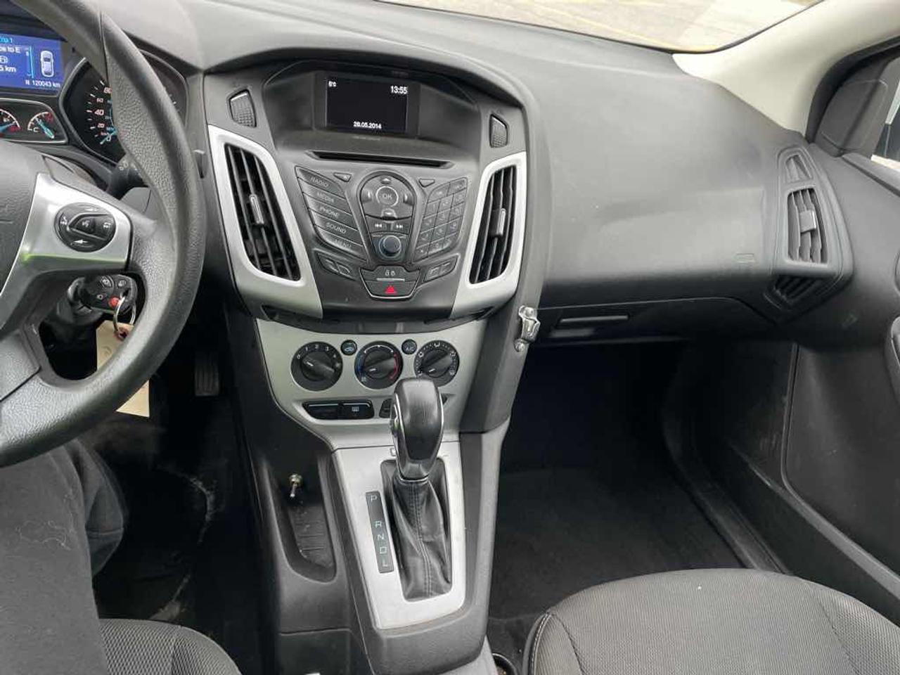 2014 Ford Focus SE Photo