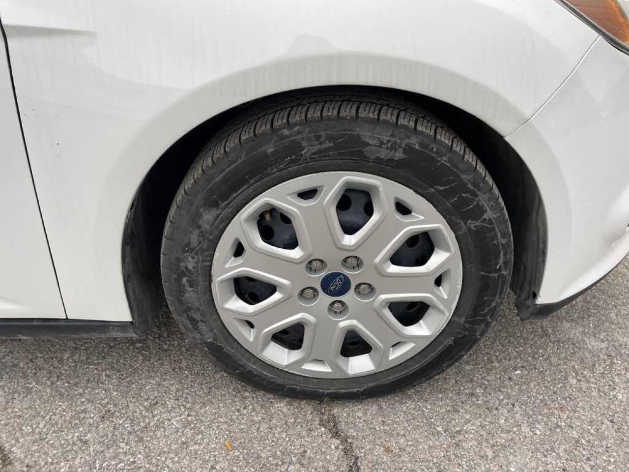 2014 Ford Focus SE - Photo #25