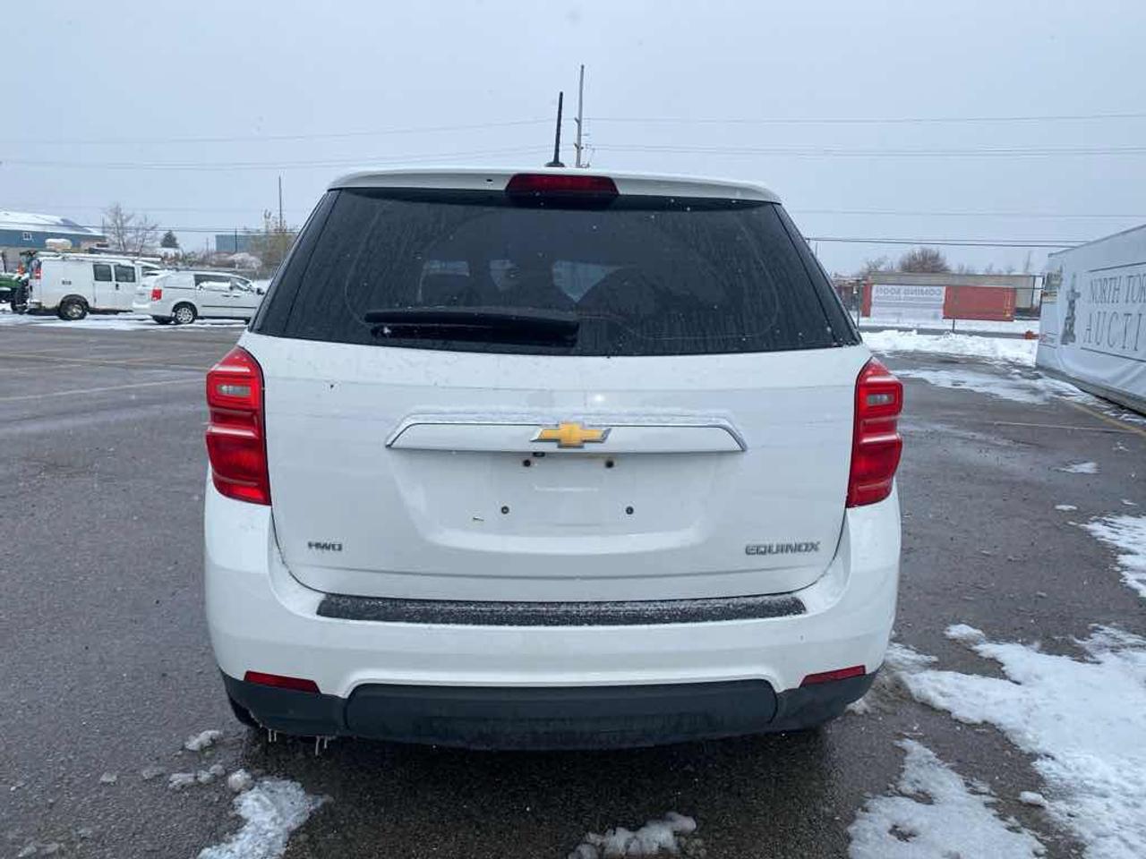 2016 Chevrolet Equinox LS Photo4