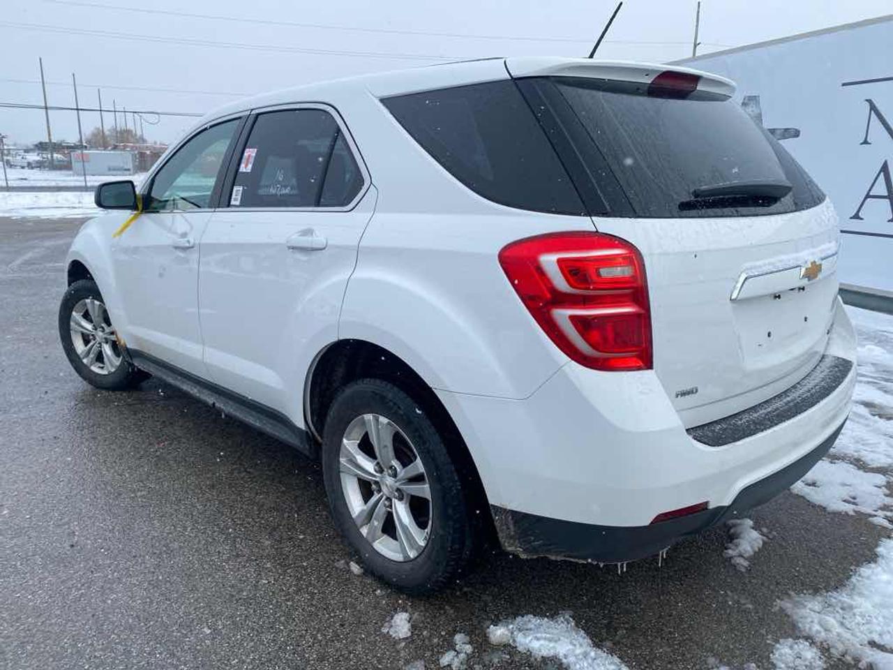 2016 Chevrolet Equinox LS Photo