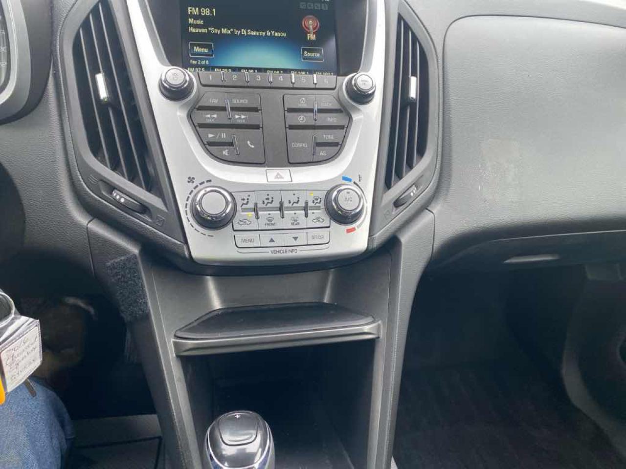 2016 Chevrolet Equinox LS - Photo #10