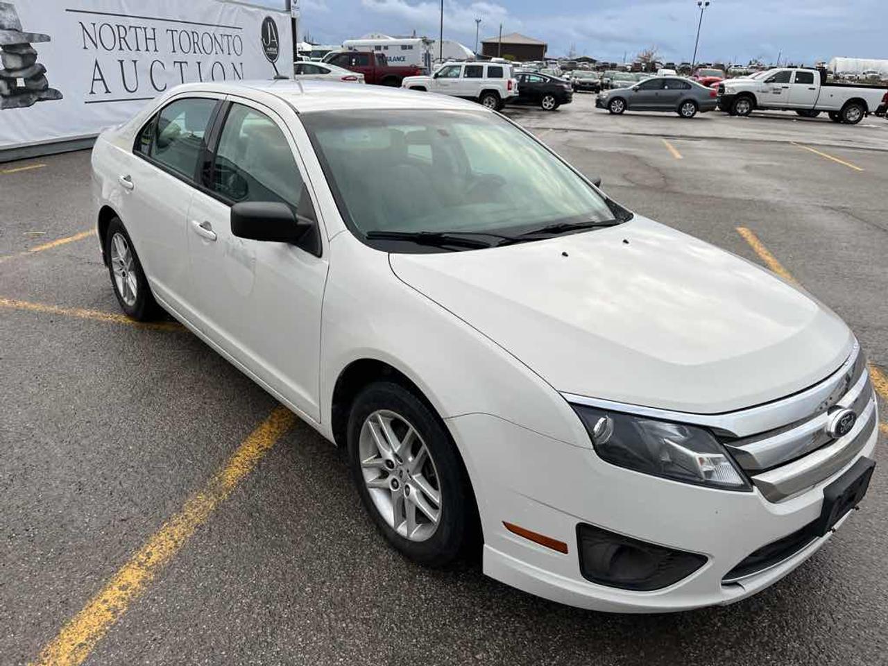 2011 Ford Fusion S Photo2