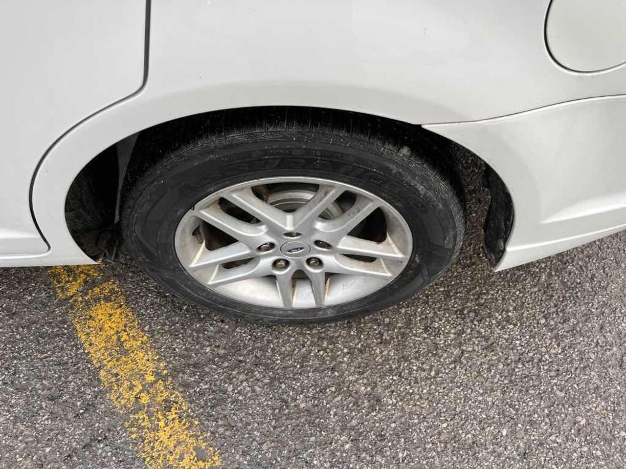 2011 Ford Fusion S Photo