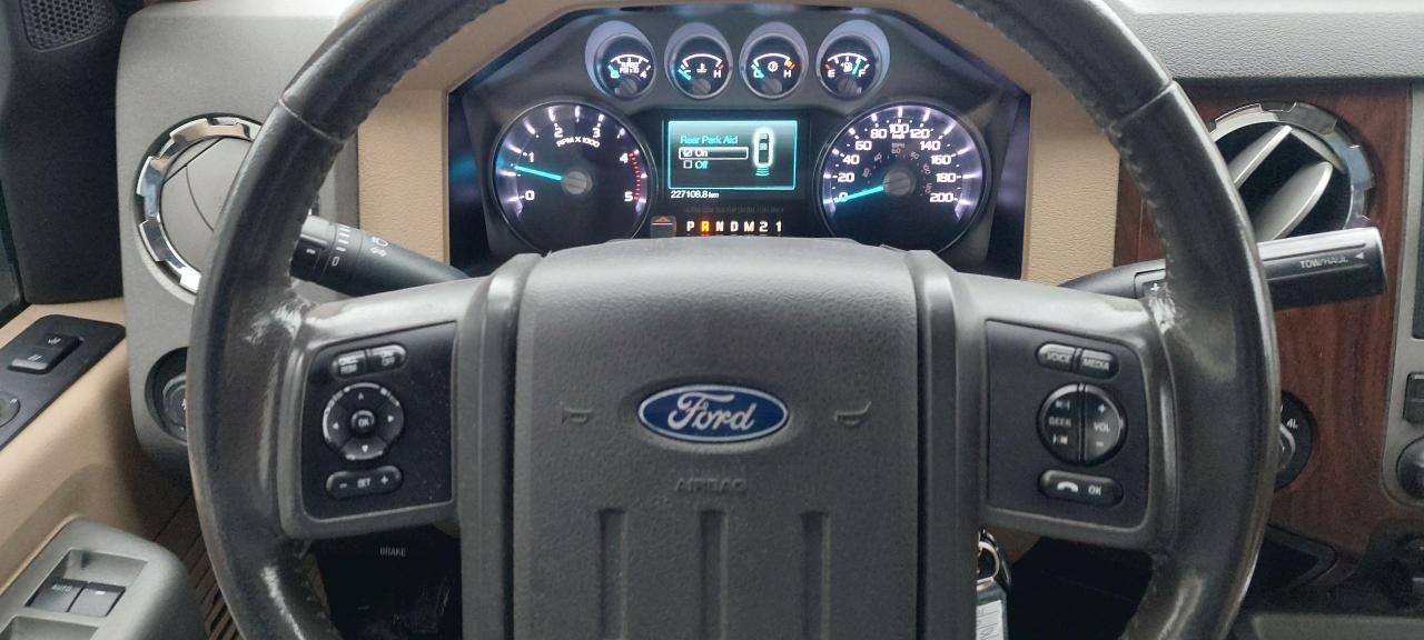2011 Ford SUPER DUTY F-450 DRW 4WD Crew Cab 172" Lariat - Photo #8