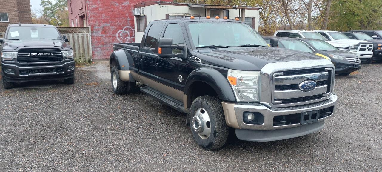 2011 Ford SUPER DUTY F-450 DRW 4WD Crew Cab 172" Lariat Photo2