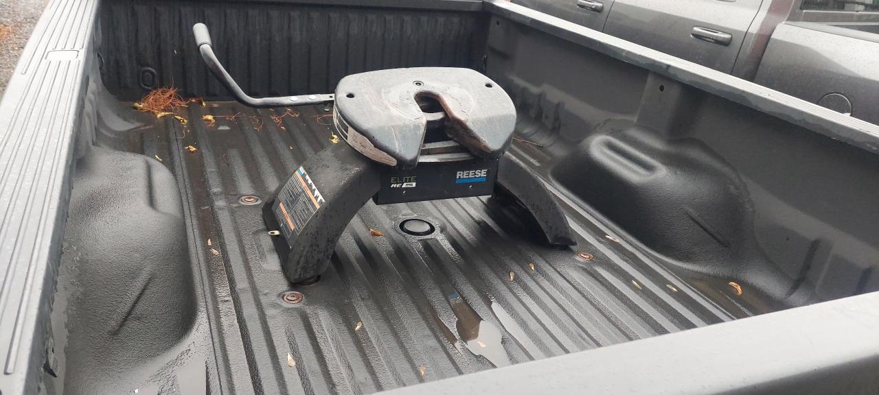 2011 Ford SUPER DUTY F-450 DRW 4WD Crew Cab 172" Lariat - Photo #12