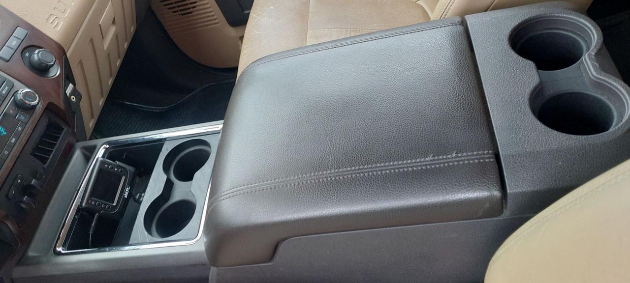 2011 Ford SUPER DUTY F-450 DRW 4WD Crew Cab 172" Lariat Photo