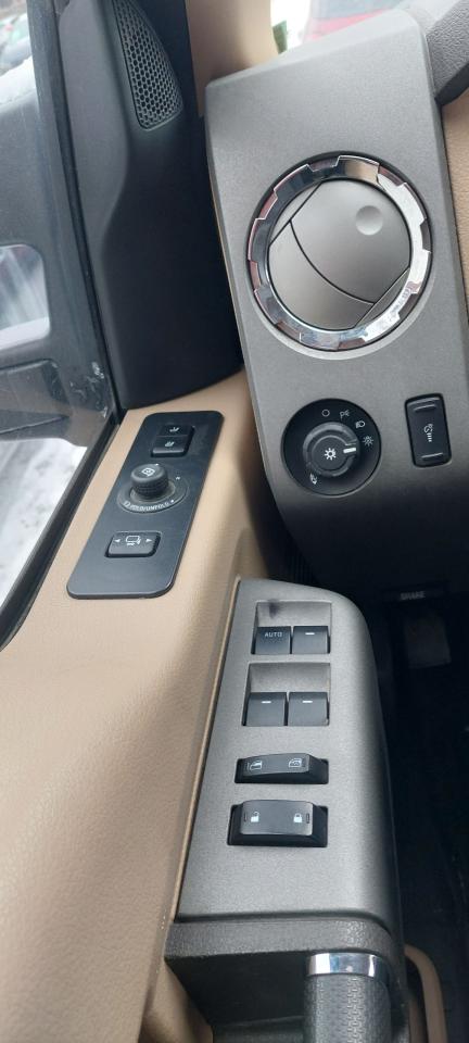 2011 Ford SUPER DUTY F-450 DRW 4WD Crew Cab 172" Lariat Photo