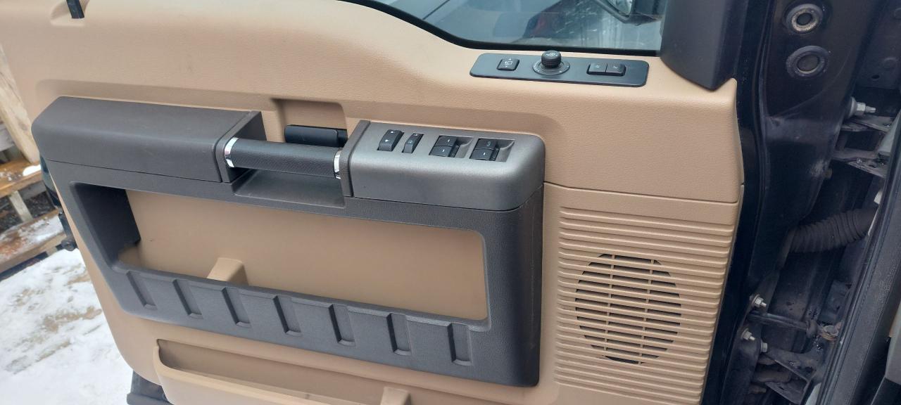 2011 Ford SUPER DUTY F-450 DRW 4WD Crew Cab 172" Lariat Photo