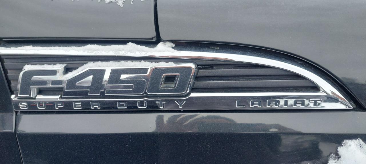 2011 Ford SUPER DUTY F-450 DRW 4WD Crew Cab 172" Lariat Photo