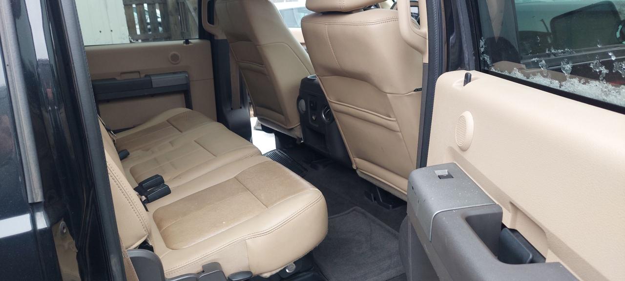 2011 Ford SUPER DUTY F-450 DRW 4WD Crew Cab 172" Lariat Photo