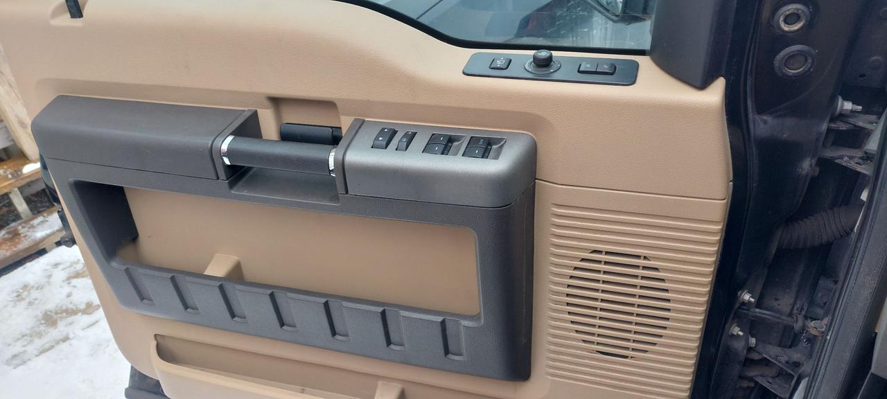 2011 Ford SUPER DUTY F-450 DRW 4WD Crew Cab 172" Lariat Photo