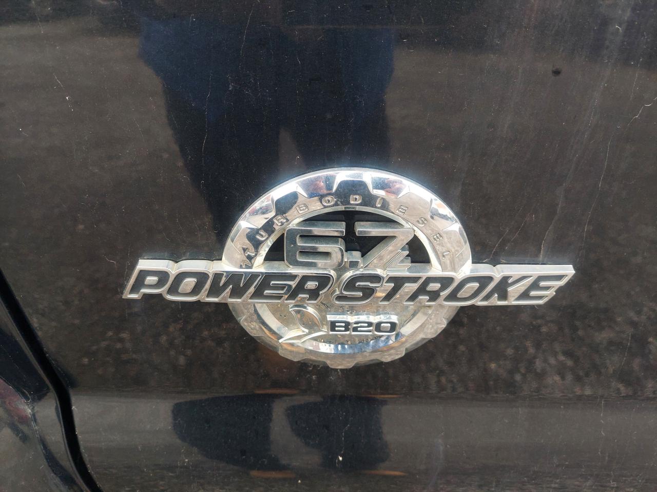 2011 Ford SUPER DUTY F-450 DRW 4WD Crew Cab 172" Lariat Photo