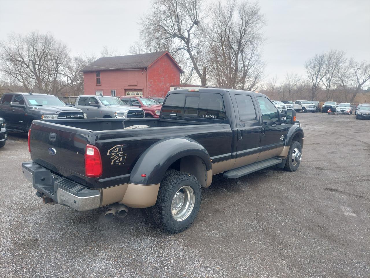 2011 Ford SUPER DUTY F-450 DRW 4WD Crew Cab 172" Lariat Photo