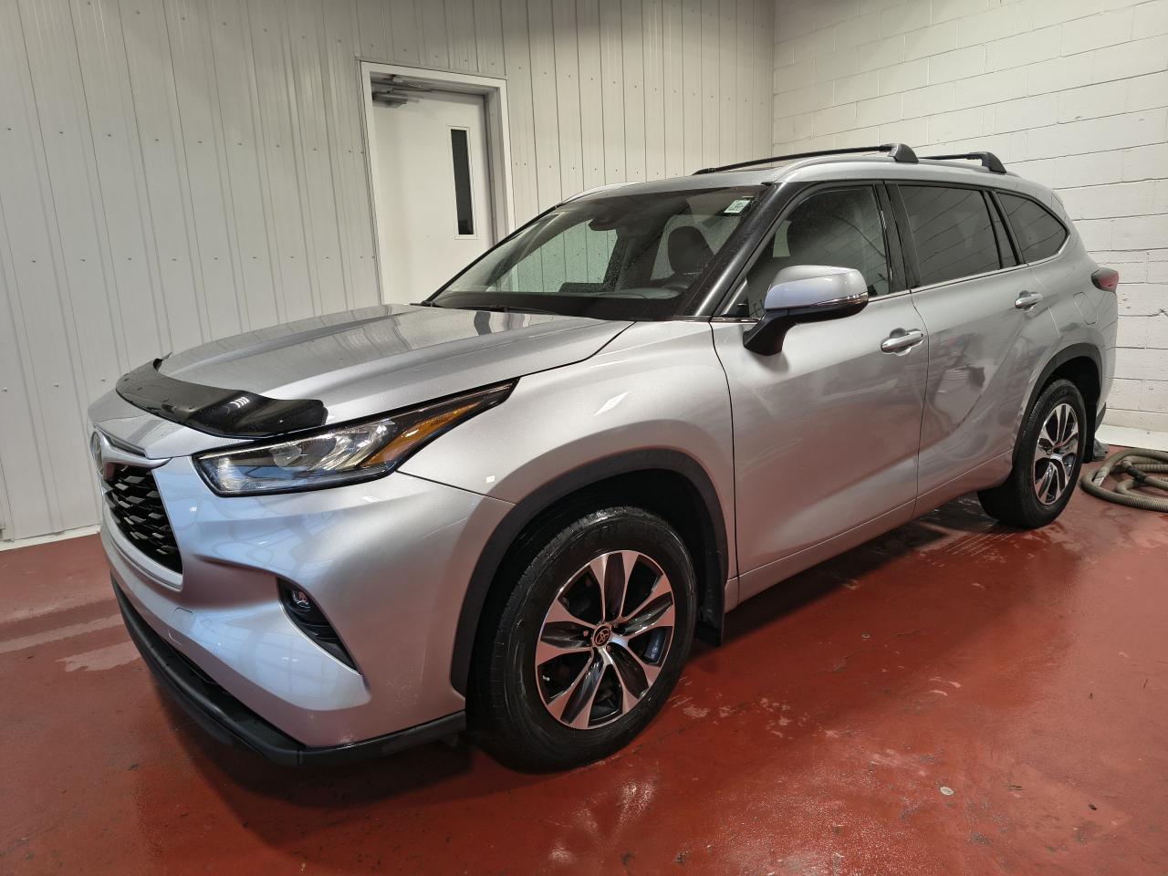 Used 2022 Toyota Highlander XLE for sale in Pembroke, ON