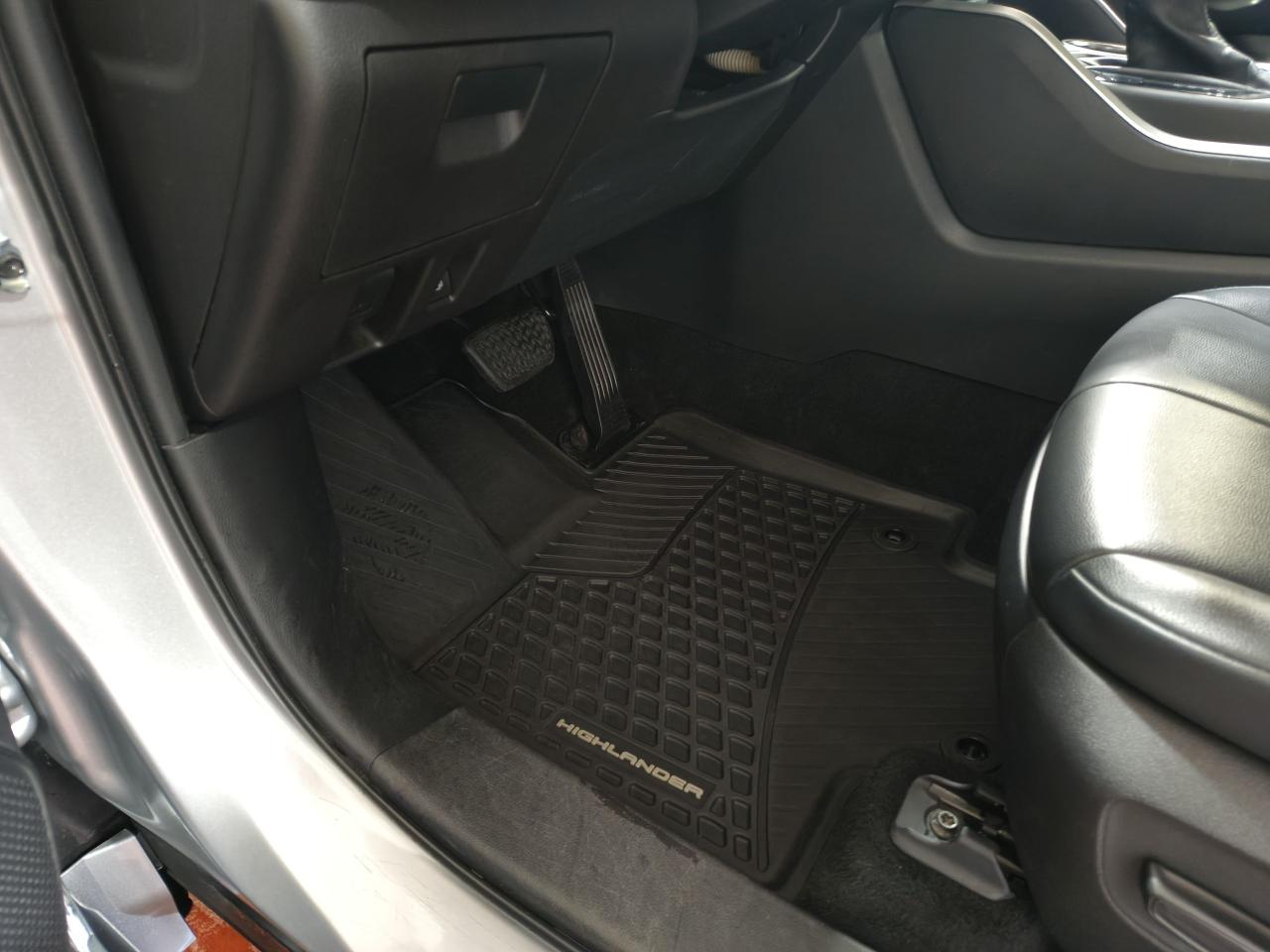 2022 Toyota Highlander XLE Photo0