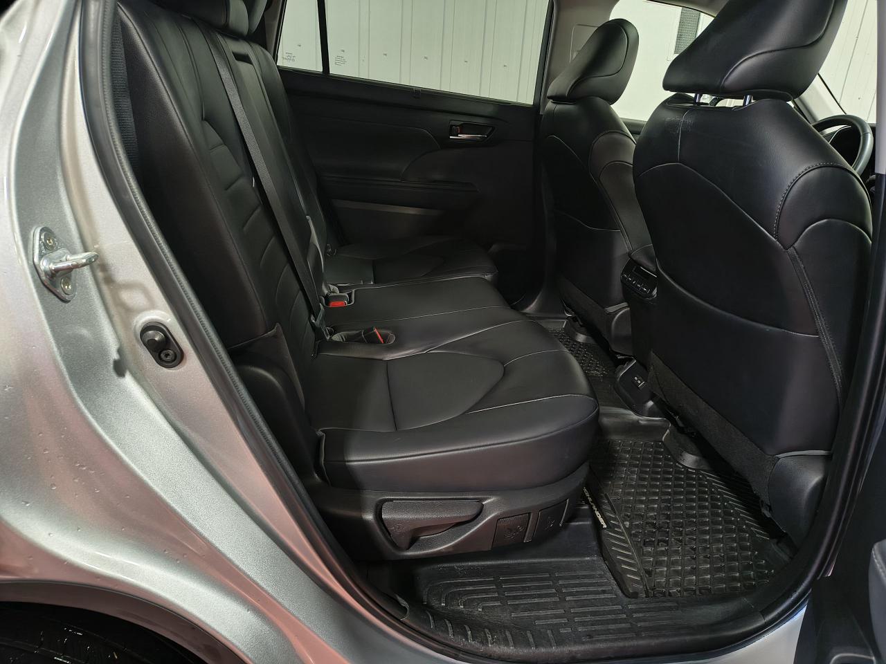 2022 Toyota Highlander XLE Photo0