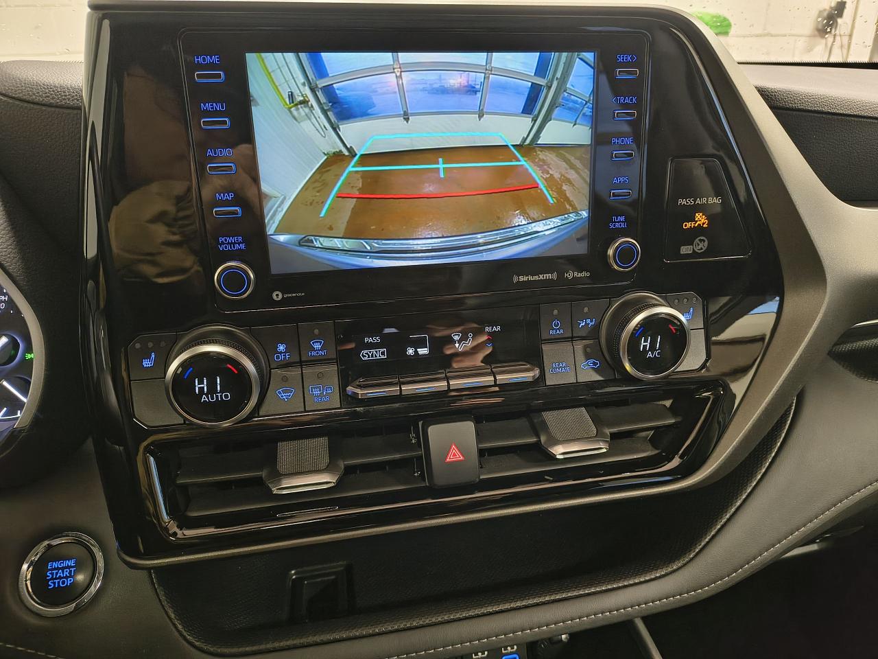 2022 Toyota Highlander XLE Photo0