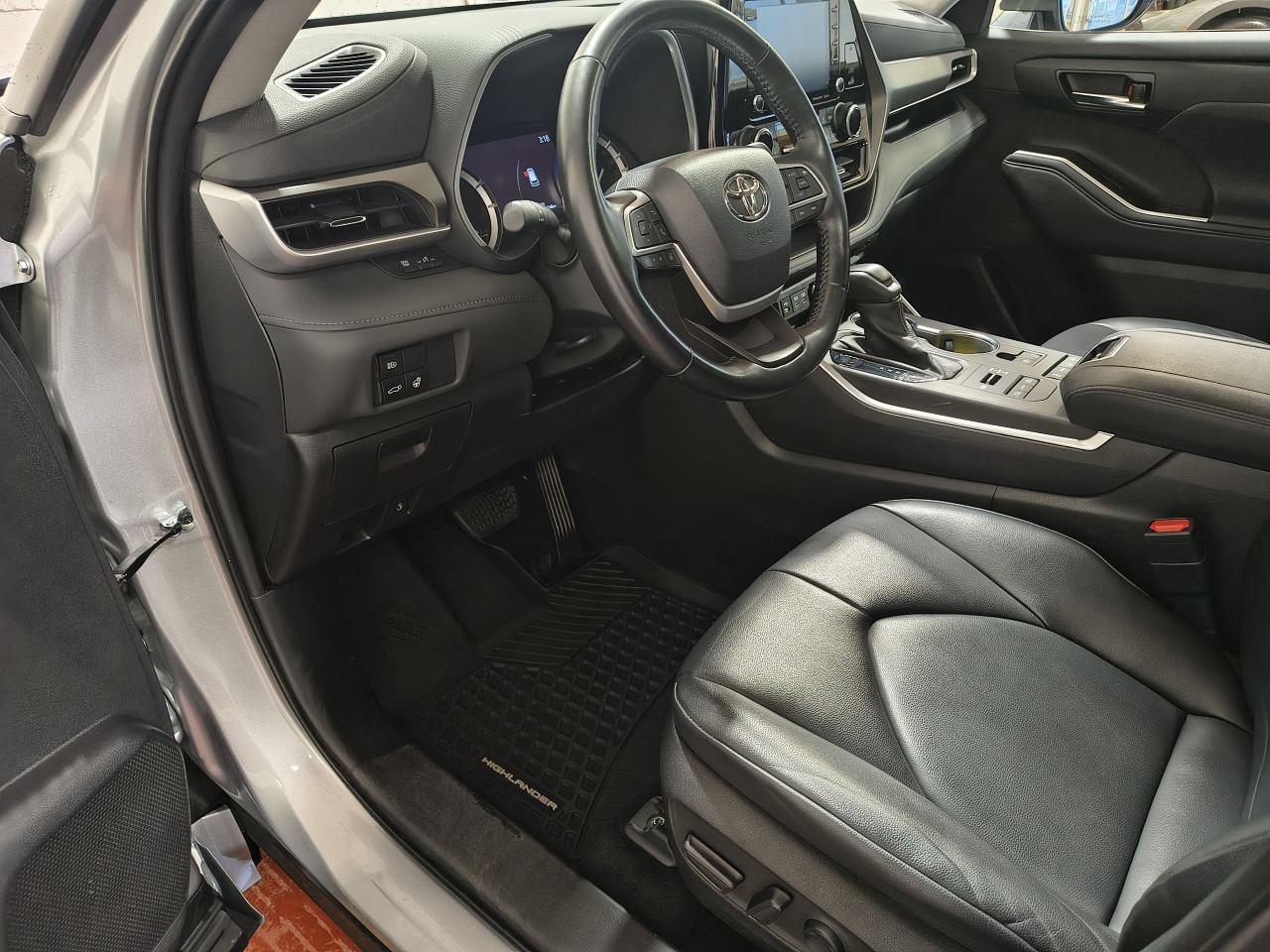 2022 Toyota Highlander XLE Photo0