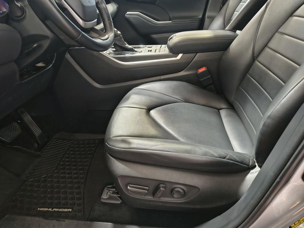 2022 Toyota Highlander XLE Photo0