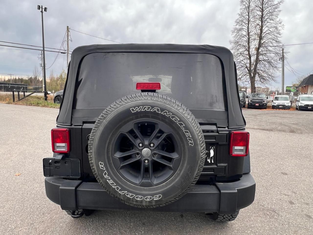 2017 Jeep Wrangler SPORT - Photo #4