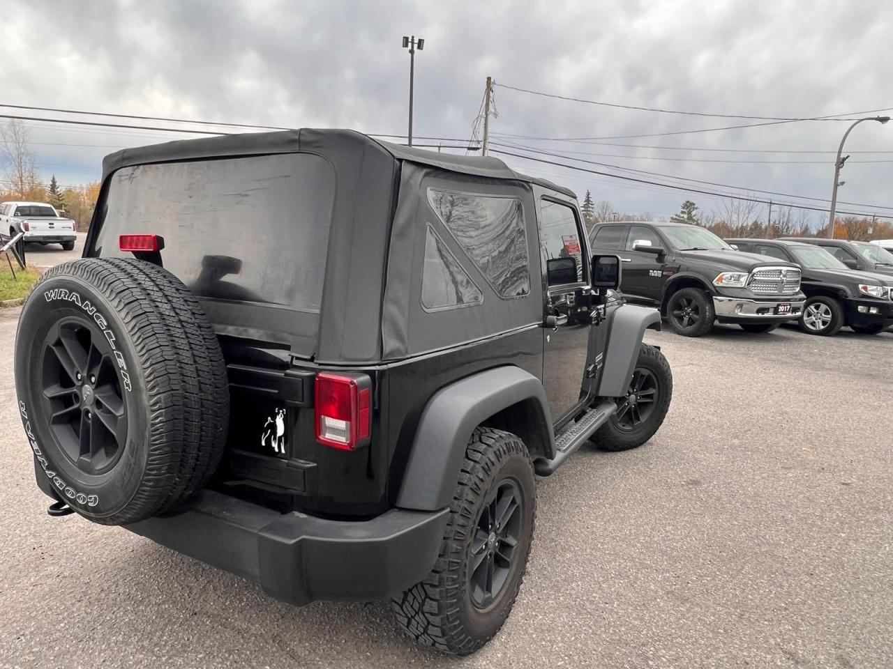 2017 Jeep Wrangler SPORT - Photo #5