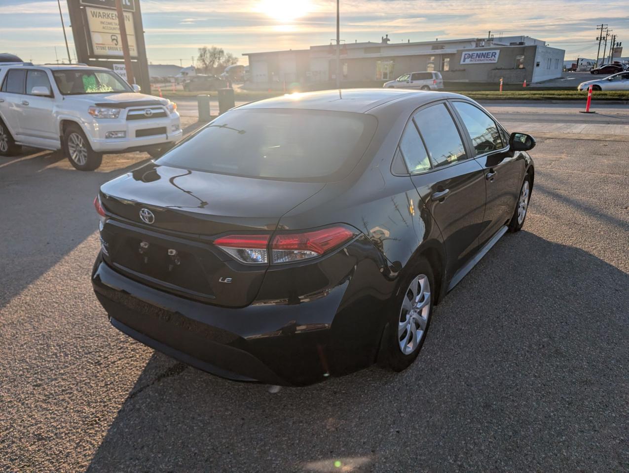 2020 Toyota Corolla LE | Blind Spot Monitoring | Adaptive Cruise - Photo #4