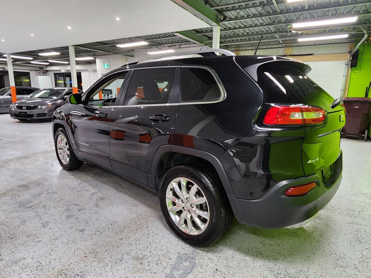 2016 Jeep Cherokee Limited SUNROOF LEATHER 4X4 V6 NAV REAR CAM - Photo #11