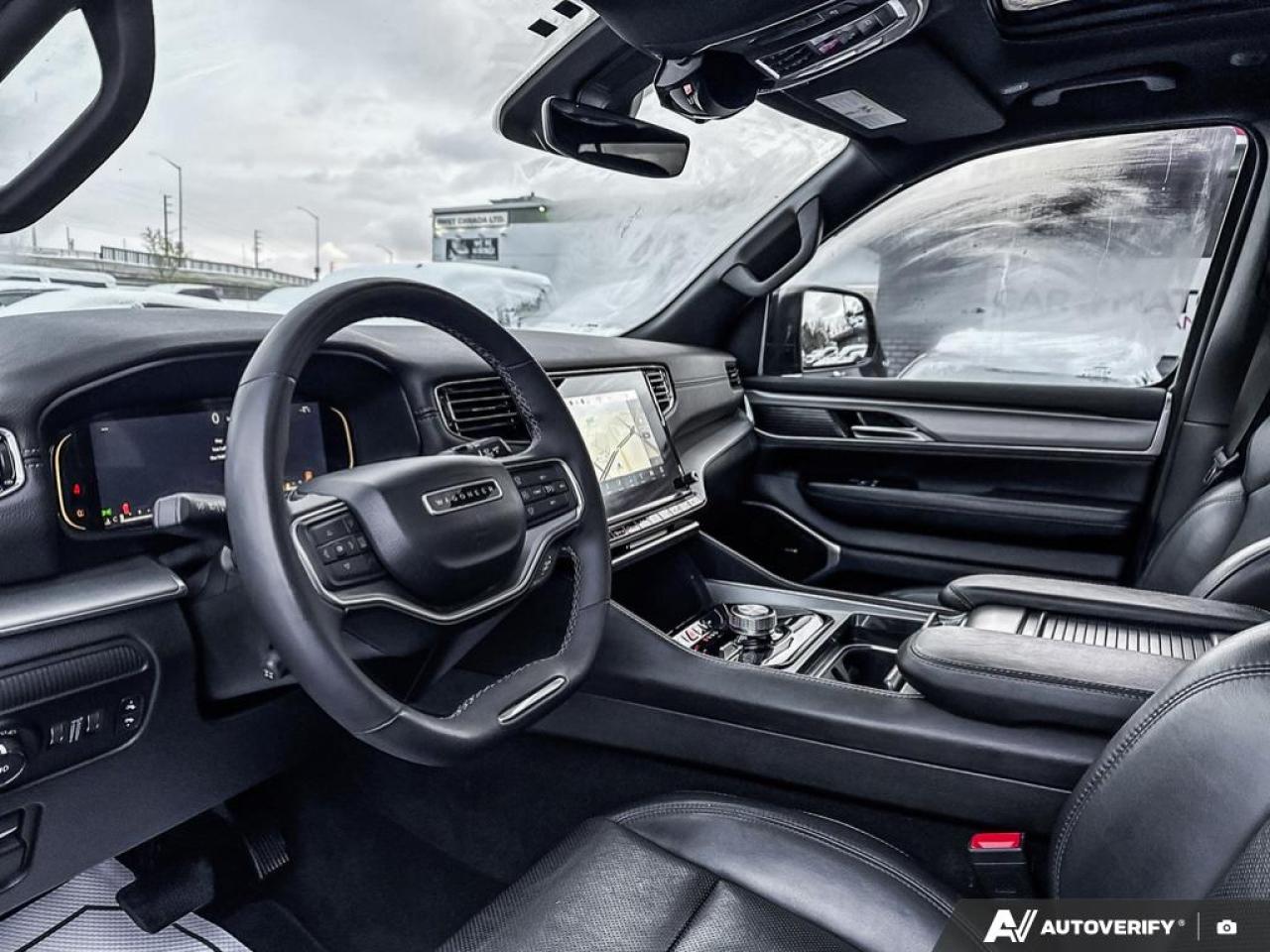 2024 Jeep Wagoneer SERIES II CARBIDE / NO ACCIDENTS /LEATHER/ROOF/NAV Photo