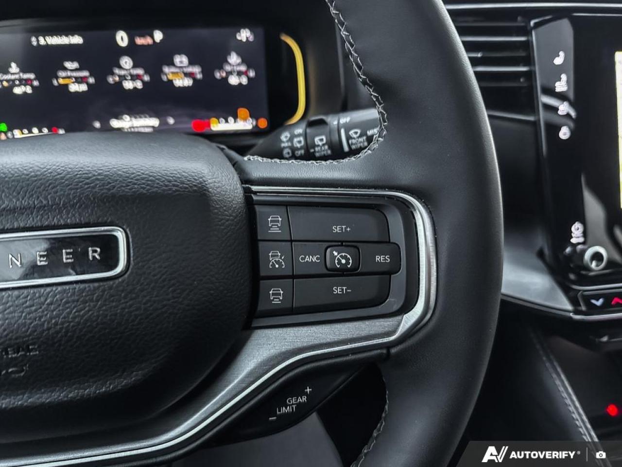 2024 Jeep Wagoneer SERIES II CARBIDE / NO ACCIDENTS /LEATHER/ROOF/NAV Photo