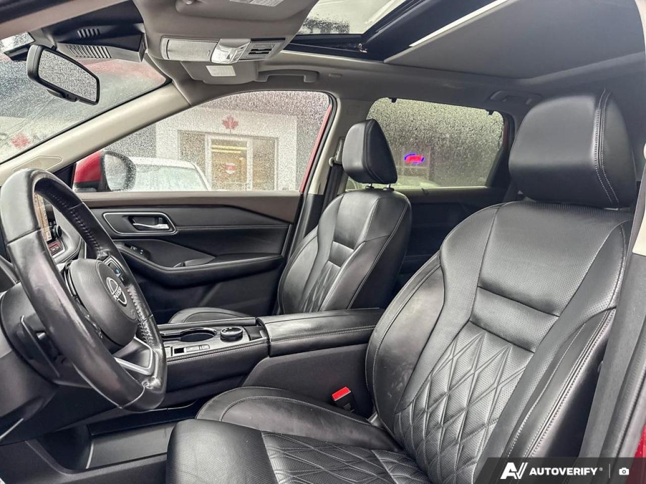 2023 Nissan Rogue PLATINUM / NAV / PANO ROOF / LEATHER / AWD Photo