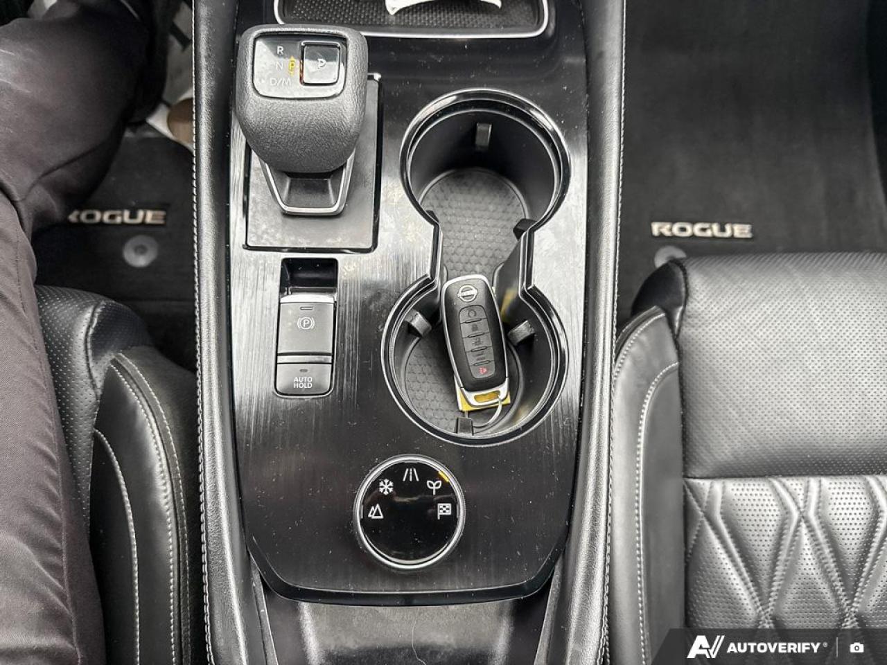 2023 Nissan Rogue PLATINUM / NAV / PANO ROOF / LEATHER / AWD Photo