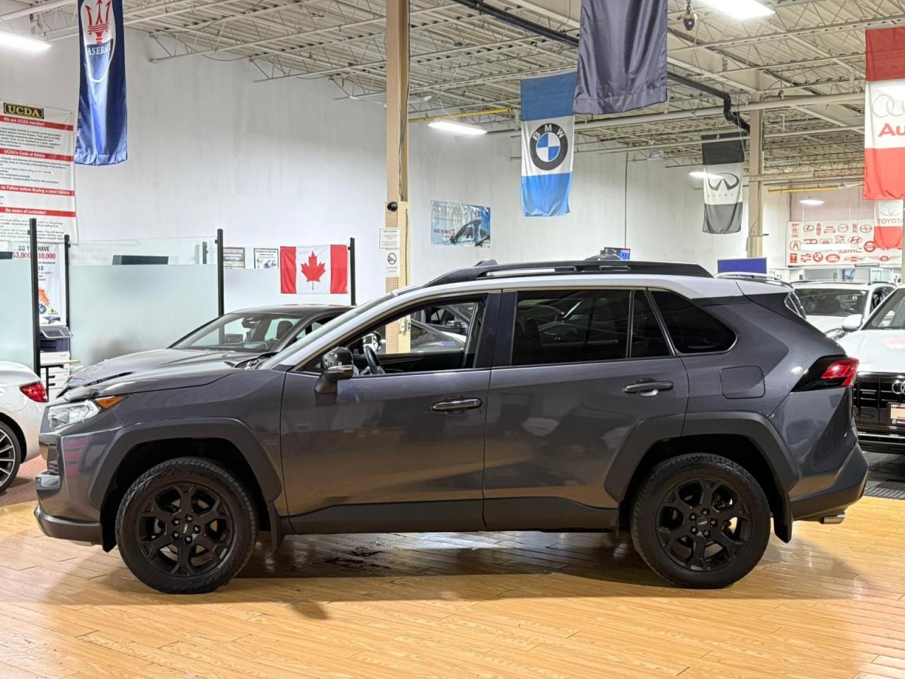 2021 Toyota RAV4 TRAIL AWD |NAVI |SUNROOF|COOLINGSEATS|HEATEDSEATS| - Photo #3