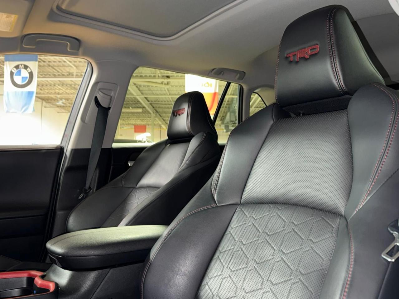 2021 Toyota RAV4 TRAIL AWD |NAVI |SUNROOF|COOLINGSEATS|HEATEDSEATS| - Photo #8